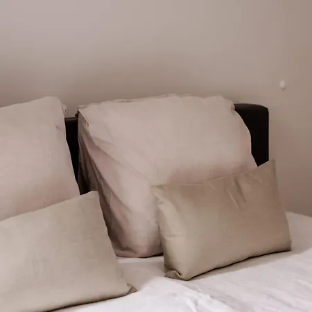 Spacious 2br In Heart Of 아파트 쉬담