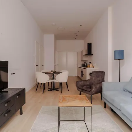 아파트 Spacious 2br In Heart Of 쉬담