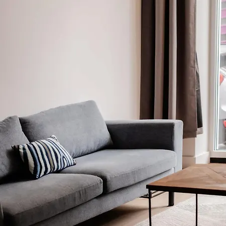 아파트 Spacious 2br In Heart Of
