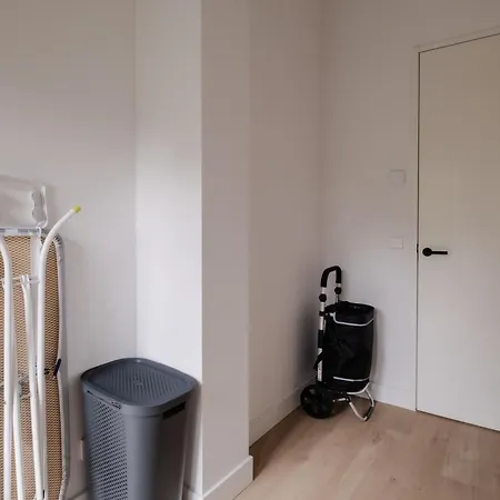 아파트 Spacious 2br In Heart Of *