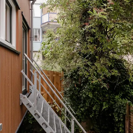 Spacious 2br In Heart Of 아파트