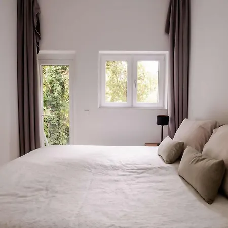 아파트 Spacious 2br In Heart Of *