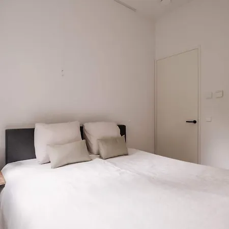 Spacious 2br In Heart Of * 쉬담