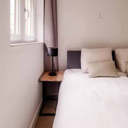 Spacious 2br In Heart Of 아파트