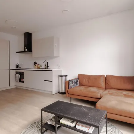 Apartment Spacious 2br In Heart Of *