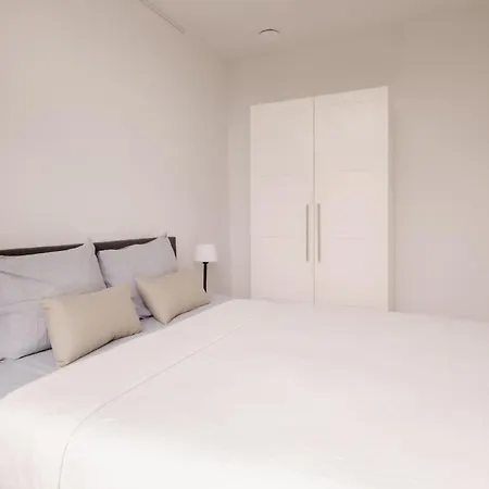 Spacious 2br In Heart Of Apartment