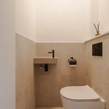 Spacious 2br In Heart Of Schiedam